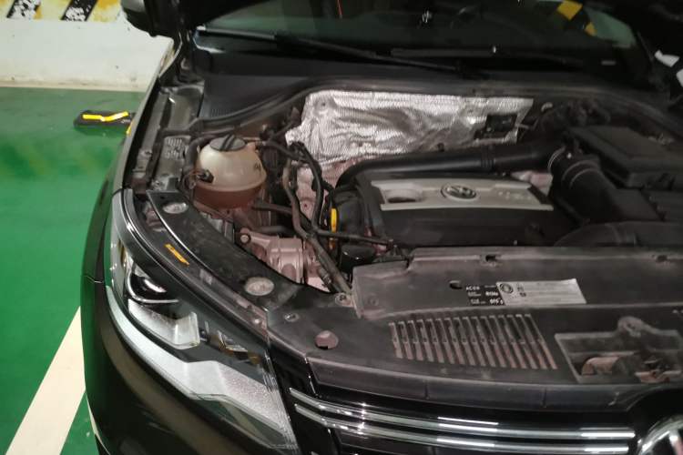 Used Volkswagen Tiguan 2016 300TSI Automatic Two-Wheel Drive Luxury Edition Engine Bay Right