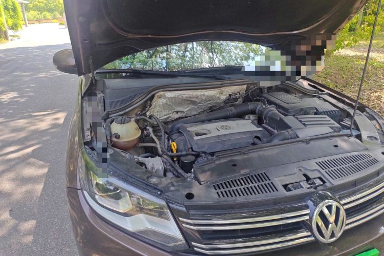 Used Volkswagen Tiguan 2016 300TSI Automatic All-Wheel Drive Luxury Edition Engine Bay Right