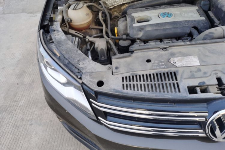 Used Volkswagen Tiguan 2016 300TSI Automatic Two-Wheel Drive Luxury Edition Engine Bay Right
