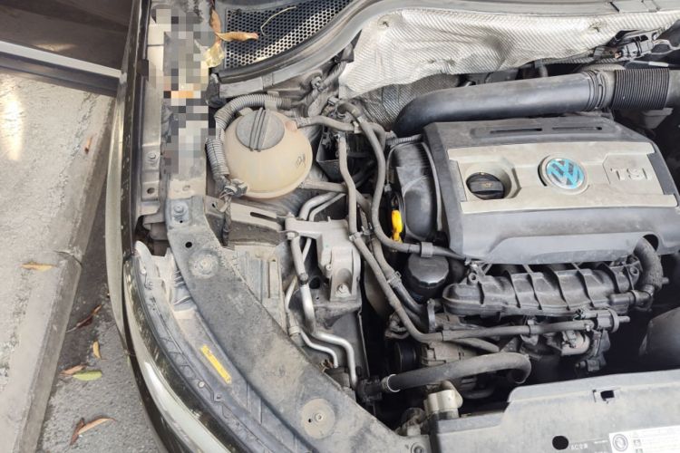 Used Volkswagen Tiguan 2016 300TSI Automatic Two-Wheel Drive Luxury Edition Engine Bay Right