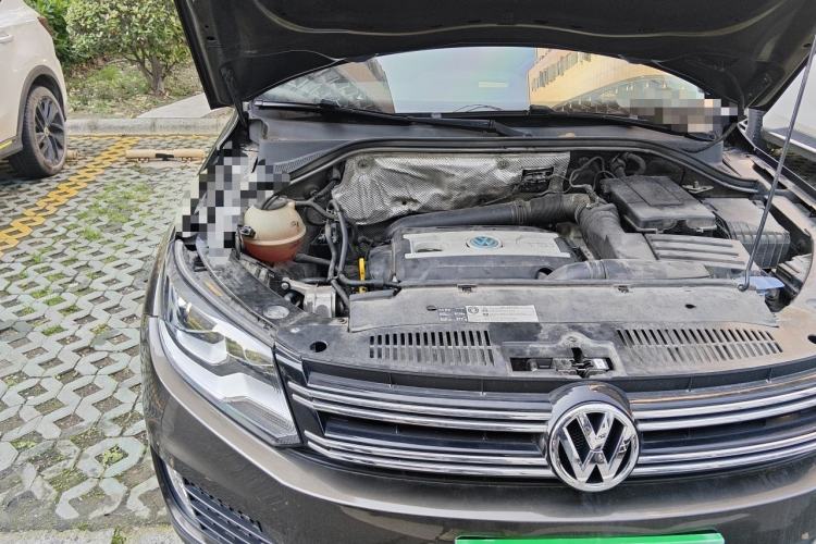 Used Volkswagen Tiguan 2016 300TSI Automatic All-Wheel Drive Luxury Edition Engine Bay Right