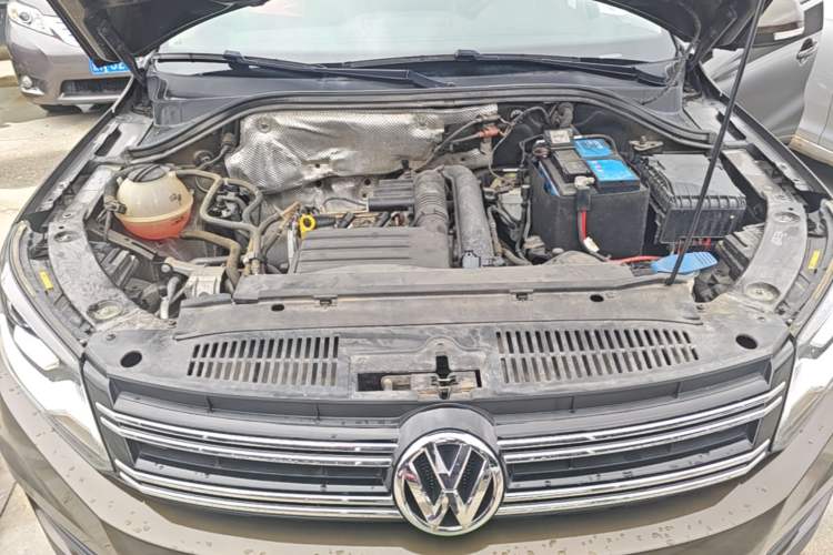 Used Volkswagen Tiguan 2016 280TSI Automatic Two-Wheel-Drive Silk Road Style Edition Engine Bay