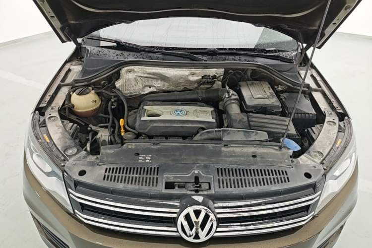 Used Volkswagen Tiguan 2016 300TSI Automatic All-Wheel Drive Luxury Edition Engine Bay