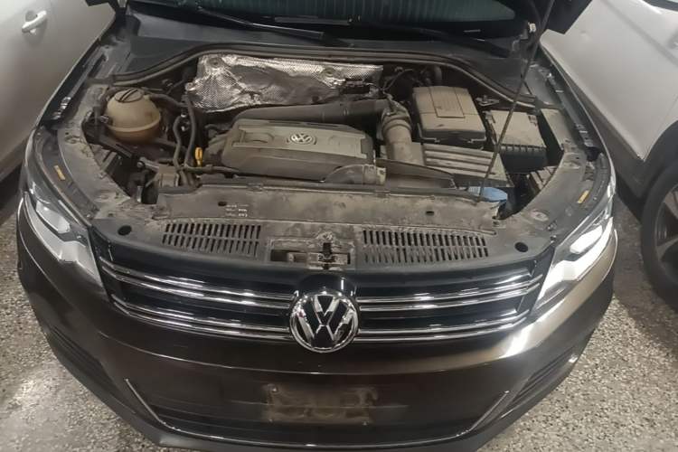 Used Volkswagen Tiguan 2016 300TSI Automatic Two-Wheel Drive Luxury Edition Engine Bay