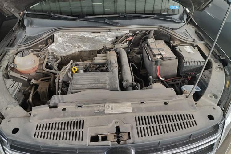 Used Volkswagen Tiguan 2016 280TSI Automatic Two-Wheel-Drive Silk Road Style Edition Engine Bay