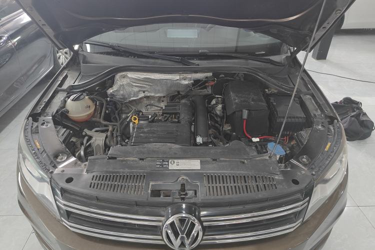 Used Volkswagen Tiguan 2016 280TSI Automatic Two-Wheel-Drive Silk Road Style Edition Engine Bay