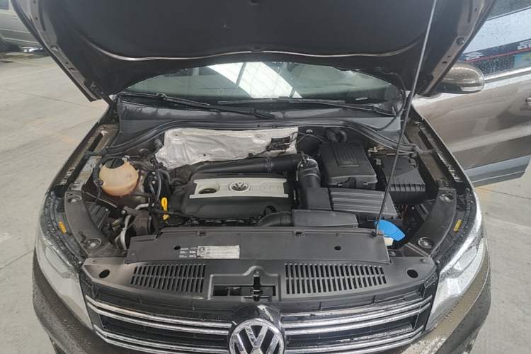 Used Volkswagen Tiguan 2016 300TSI Automatic Two-Wheel Drive Trend Edition Engine Bay