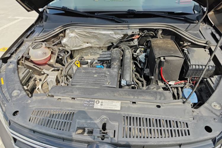 Used Volkswagen Tiguan 2016 280TSI Automatic Two-Wheel-Drive Silk Road Style Edition Engine Bay