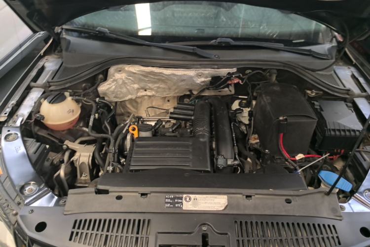 Used Volkswagen Tiguan 2016 280TSI Automatic Two-Wheel Drive Silk Road Comfort Edition Engine Bay