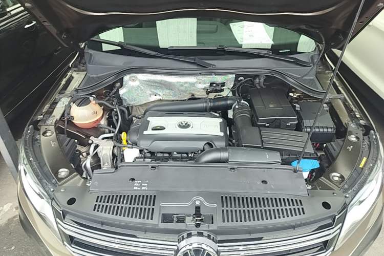 Used Volkswagen Tiguan 2016 300TSI Automatic Two-Wheel Drive Trend Edition Engine Bay