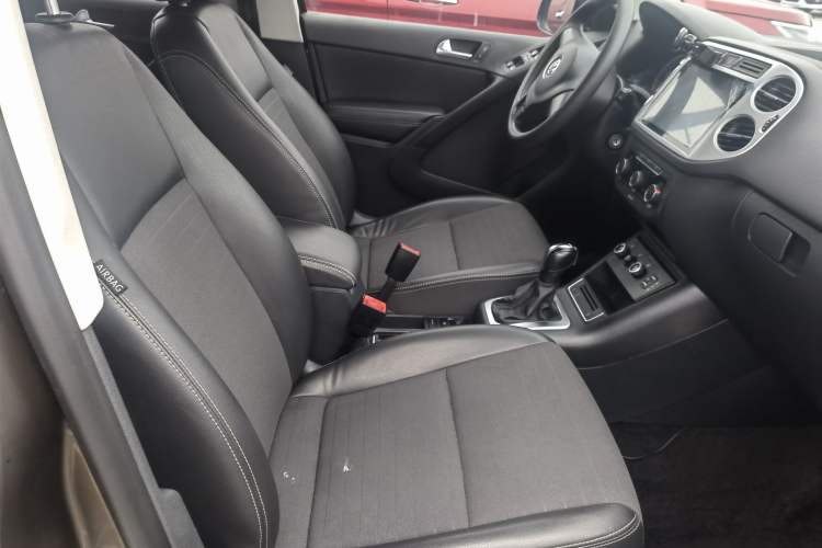 Used Volkswagen Tiguan 2016 280TSI Automatic Two-Wheel-Drive Silk Road Style Edition Exterior 10