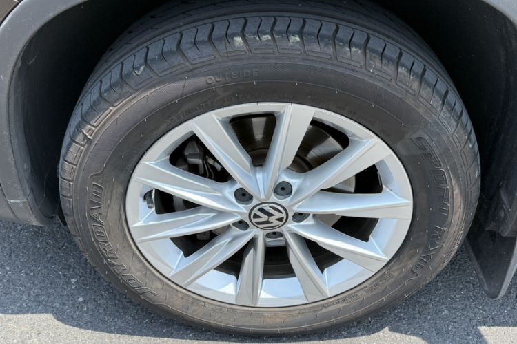 Used Volkswagen Tiguan 2016 280TSI Automatic Two-Wheel Drive Silk Road Comfort Edition Exterior 11