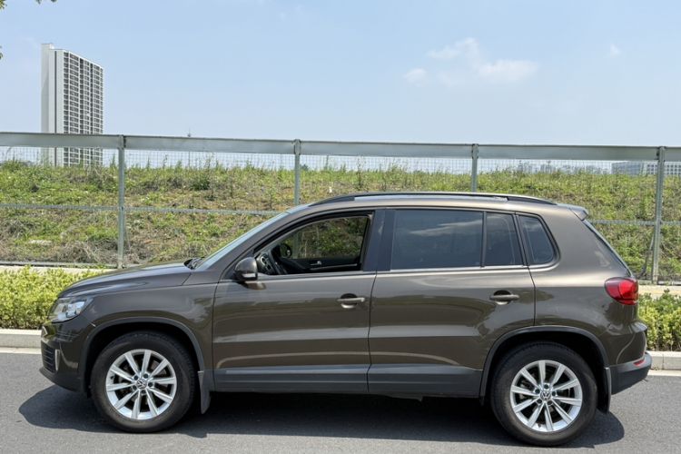 Used Volkswagen Tiguan 2016 280TSI Automatic Two-Wheel Drive Silk Road Comfort Edition Exterior 2