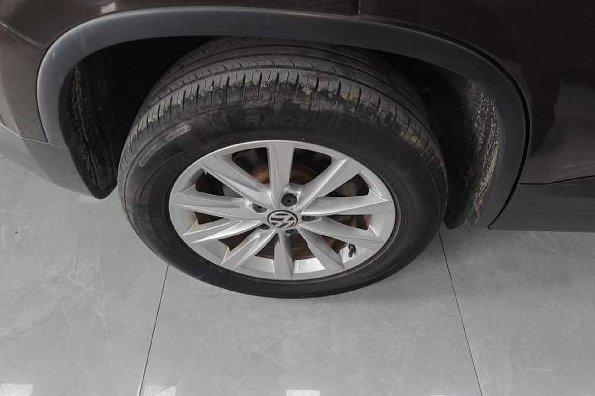 Used Volkswagen Tiguan 2016 280TSI Automatic Two-Wheel-Drive Silk Road Style Edition Exterior 2