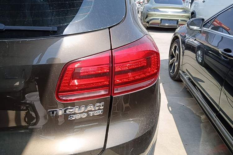 Used Volkswagen Tiguan 2016 280TSI Automatic Two-Wheel-Drive Silk Road Style Edition Exterior 3