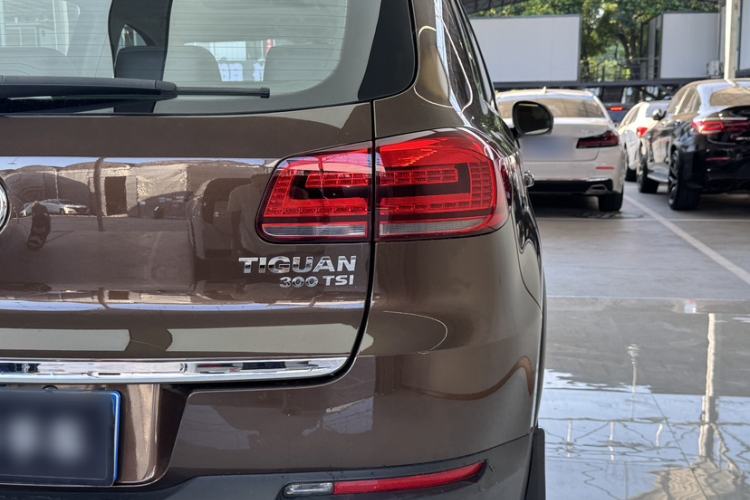 Used Volkswagen Tiguan 2016 300TSI Automatic All-Wheel Drive Luxury Edition Exterior 3