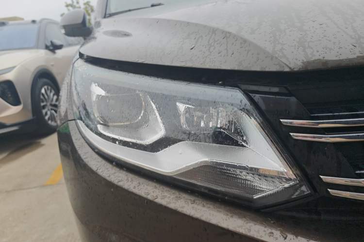 Used Volkswagen Tiguan 2016 300TSI Automatic Two-Wheel Drive Comfort Edition Exterior 3