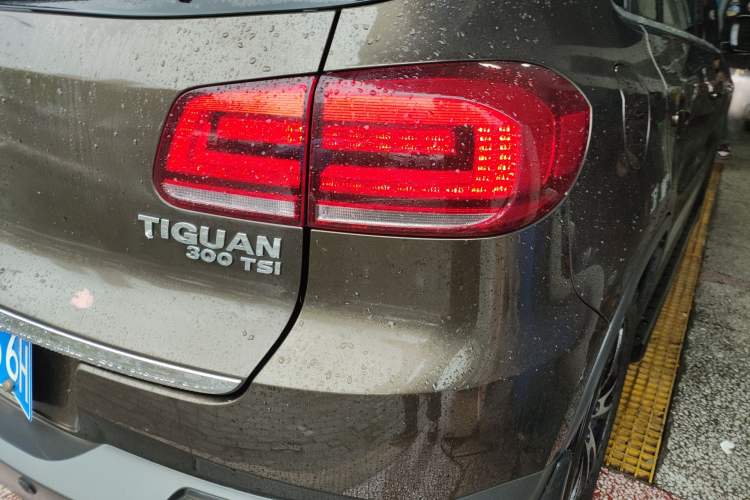 Used Volkswagen Tiguan 2016 300TSI Automatic All-Wheel Drive Luxury Edition Exterior 3