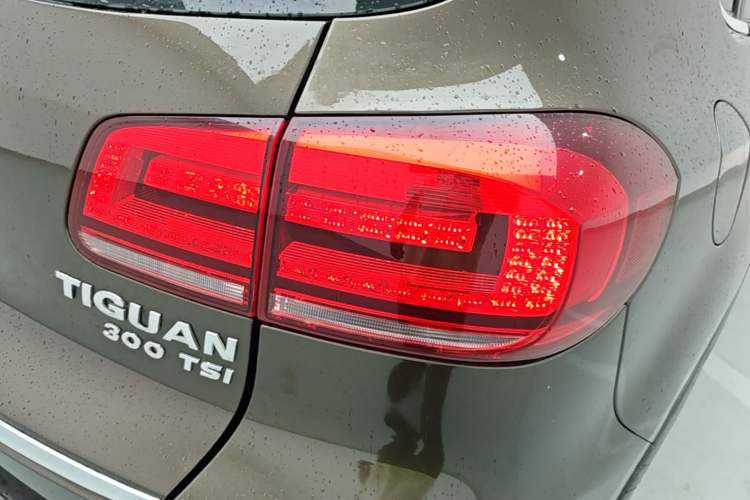 Used Volkswagen Tiguan 2016 300TSI Automatic All-Wheel Drive Luxury Edition Exterior 3
