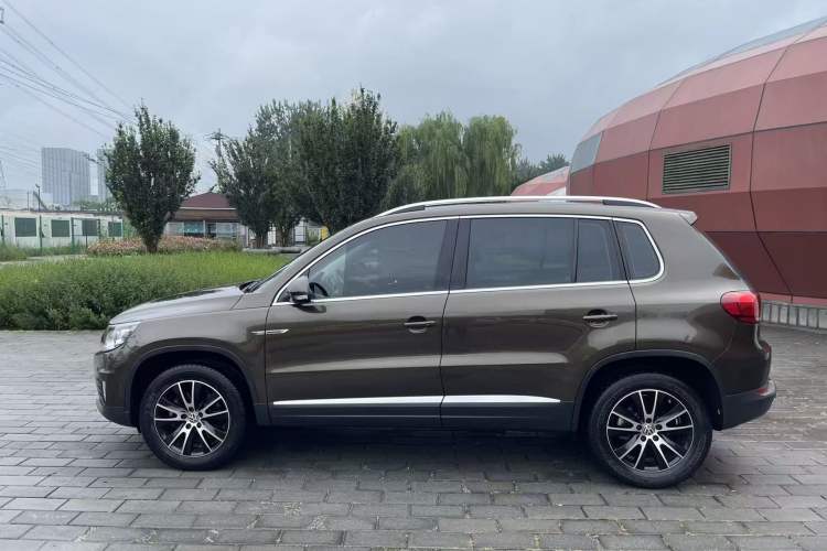 Used Volkswagen Tiguan 2016 300TSI Automatic All-Wheel Drive Luxury Edition Exterior 4