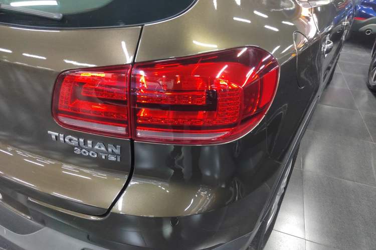 Used Volkswagen Tiguan 2016 300TSI Automatic Two-Wheel Drive Trend Edition Exterior 6