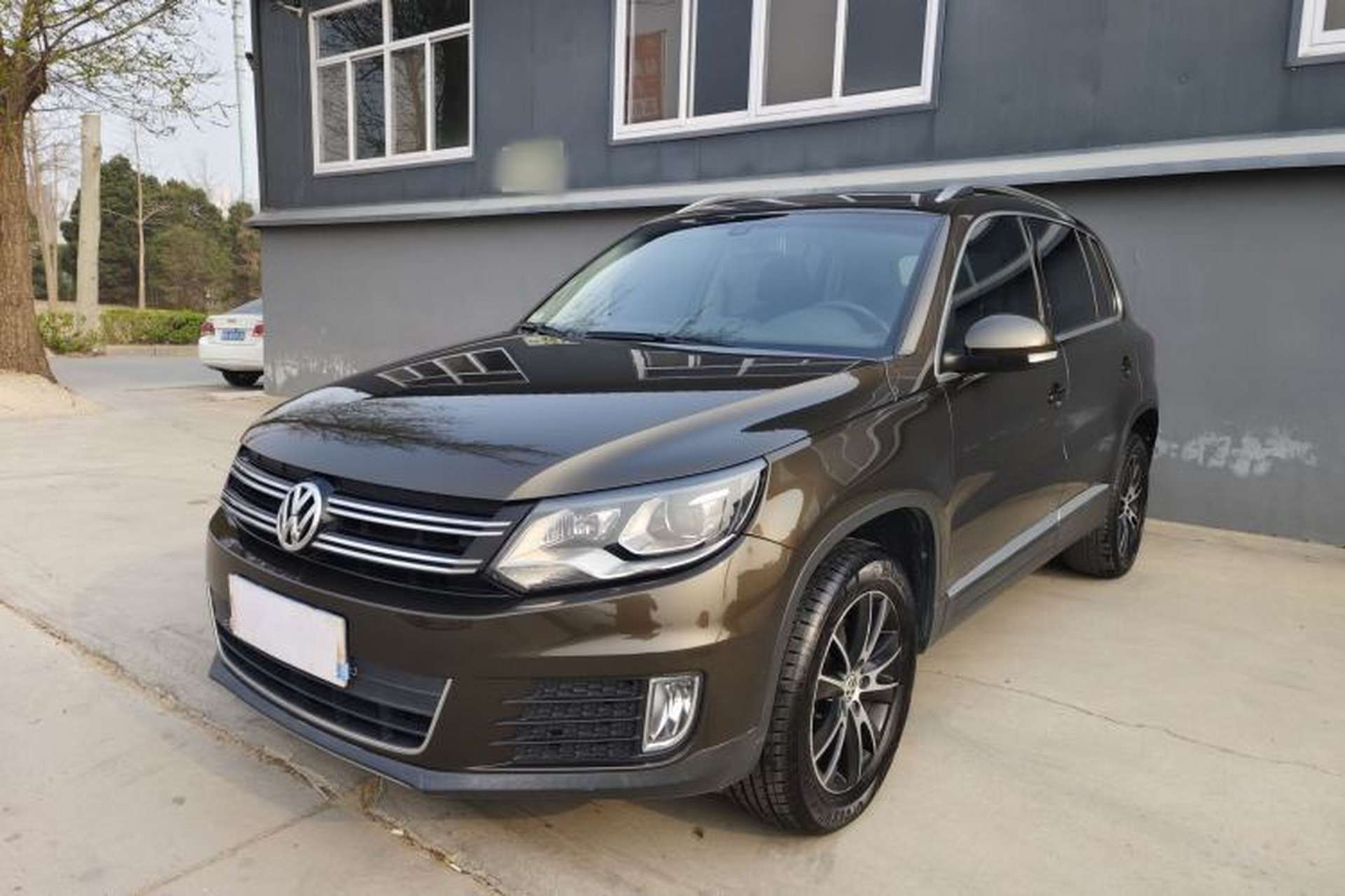 Used Volkswagen Tiguan 2016 300TSI Automatic Two-Wheel Drive Luxury Edition Front Left 45 Deg