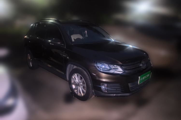 Used Volkswagen Tiguan 2016 300TSI Automatic All-Wheel Drive Fashion Vision Edition Front Right 45 Deg