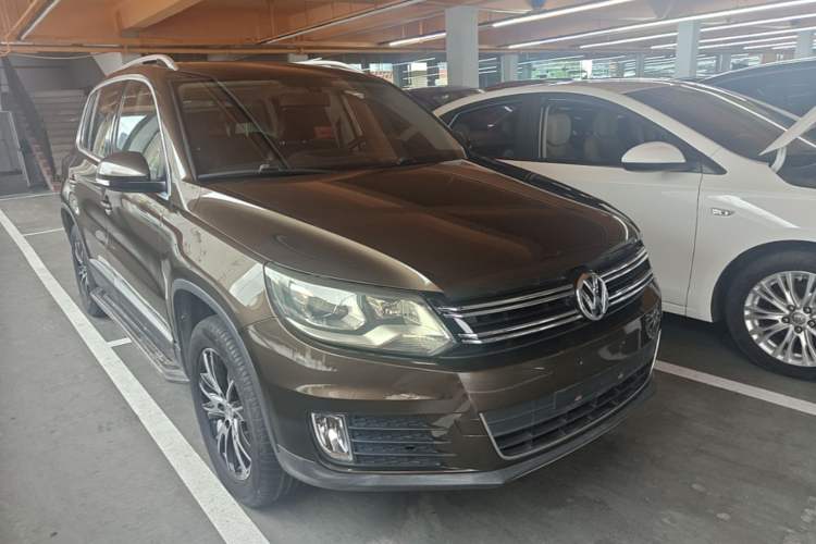 Used Volkswagen Tiguan 2016 300TSI Automatic Two-Wheel Drive Luxury Edition Front Right 45 Deg