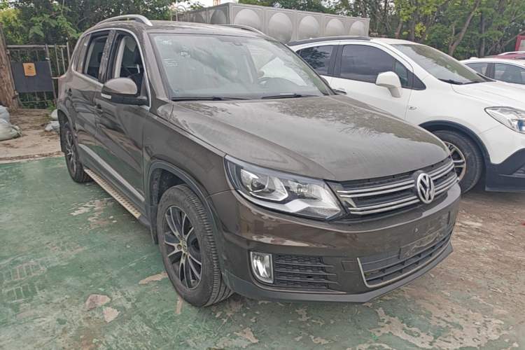 Used Volkswagen Tiguan 2016 300TSI Automatic Two-Wheel Drive Luxury Edition Front Right 45 Deg