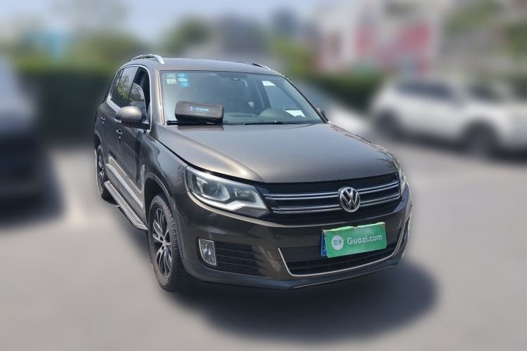 Used Volkswagen Tiguan 2016 300TSI Automatic Two-Wheel Drive Luxury Edition Front Right 45 Deg