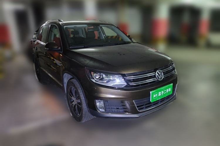 Used Volkswagen Tiguan 2016 300TSI Automatic All-Wheel Drive Luxury Edition Front Right 45 Deg