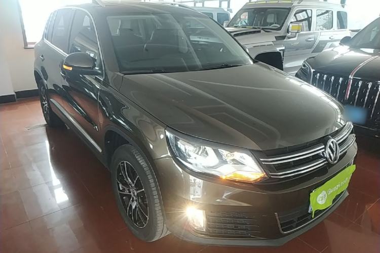 Used Volkswagen Tiguan 2016 300TSI Automatic Two-Wheel Drive Luxury Edition Front Right 45 Deg