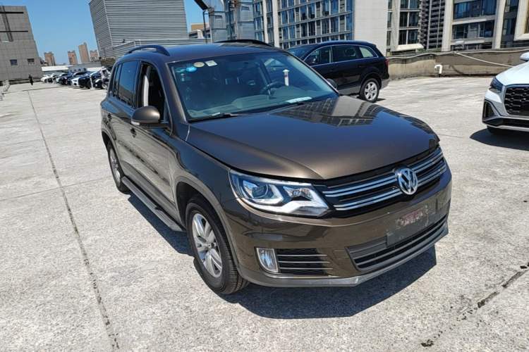Used Volkswagen Tiguan 2016 300TSI Automatic Two-Wheel Drive Trend Edition Front Right 45 Deg