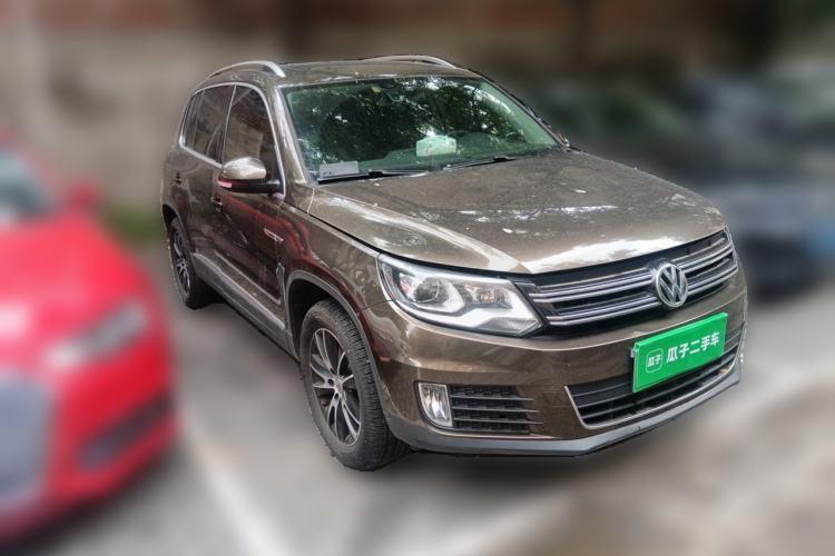 Used Volkswagen Tiguan 2016 300TSI Automatic All-Wheel Drive Luxury Edition Front Right 45 Deg