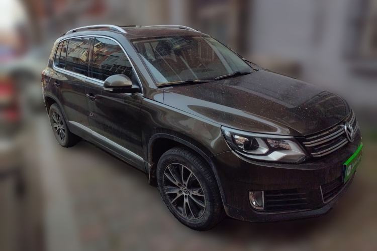 Used Volkswagen Tiguan 2016 300TSI Automatic Two-Wheel Drive Luxury Edition Front Right 45 Deg