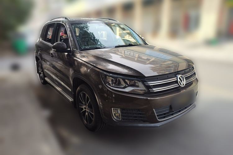 Used Volkswagen Tiguan 2016 300TSI Automatic Two-Wheel Drive Luxury Edition Front Right 45 Deg