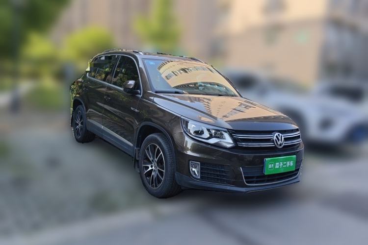 Used Volkswagen Tiguan 2016 300TSI Automatic All-Wheel Drive Luxury Edition Front Right 45 Deg