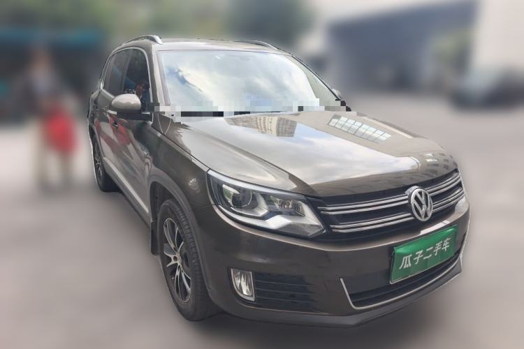 Used Volkswagen Tiguan 2016 300TSI Automatic All-Wheel Drive Luxury Edition Front Right 45 Deg
