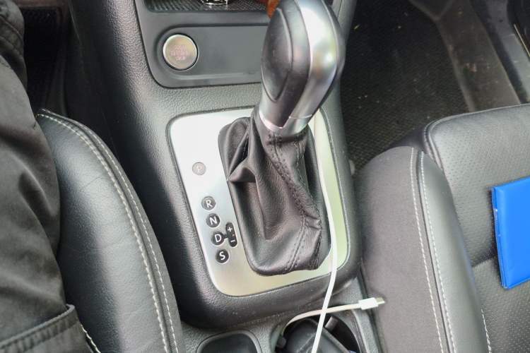 Used Volkswagen Tiguan 2016 300TSI Automatic Two-Wheel Drive Luxury Edition Gear Lever