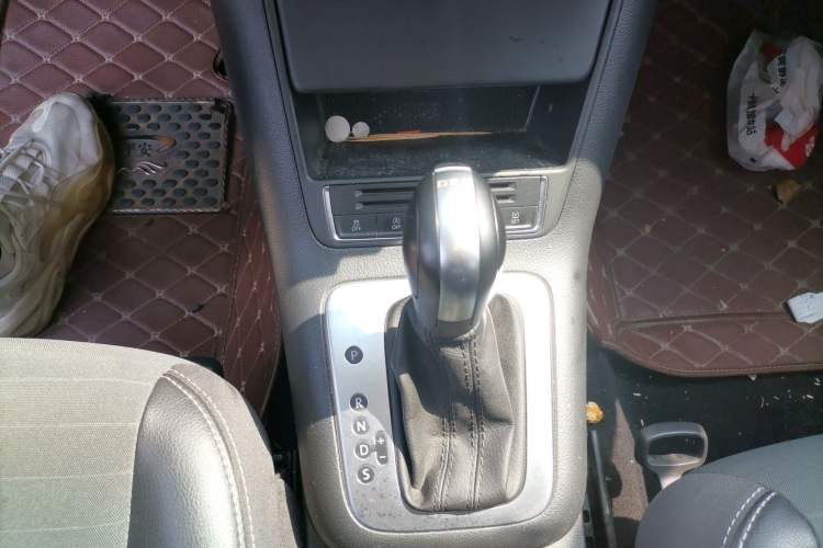 Used Volkswagen Tiguan 2016 280TSI Automatic Two-Wheel-Drive Silk Road Style Edition Gear Lever