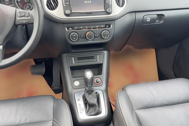Used Volkswagen Tiguan 2016 300TSI Automatic Two-Wheel Drive Luxury Edition Gear Lever