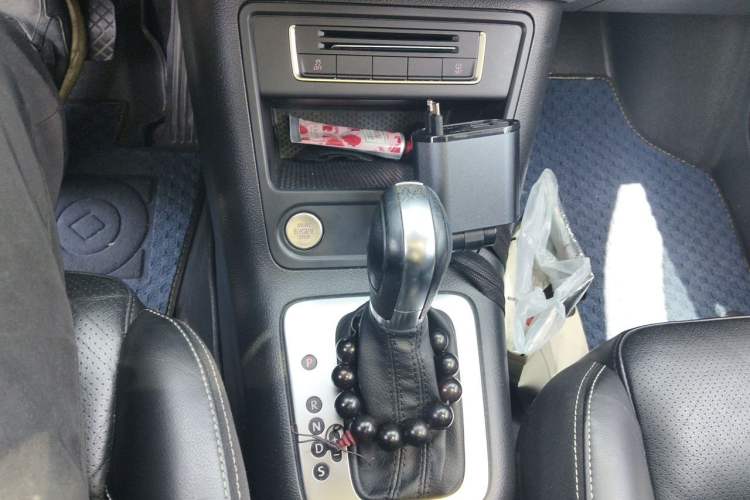 Used Volkswagen Tiguan 2016 300TSI Automatic Two-Wheel Drive Luxury Edition Gear Lever