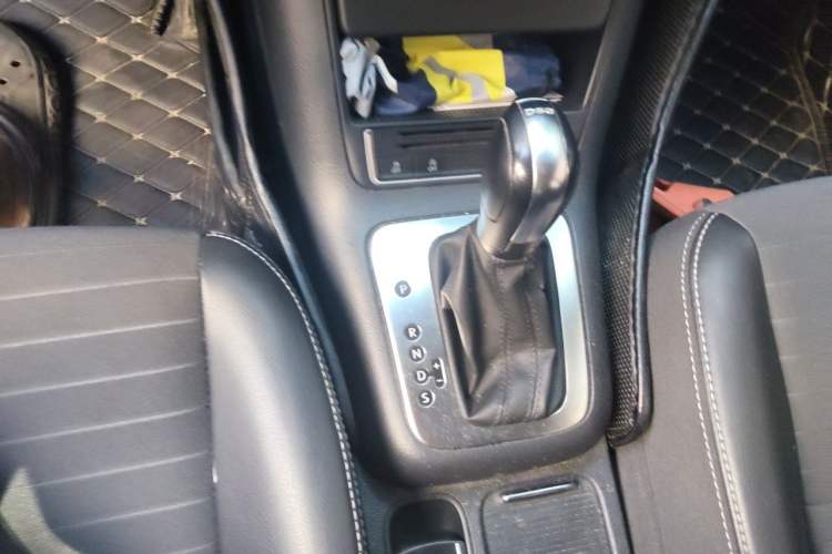 Used Volkswagen Tiguan 2016 280TSI Automatic Two-Wheel-Drive Silk Road Style Edition Gear Lever