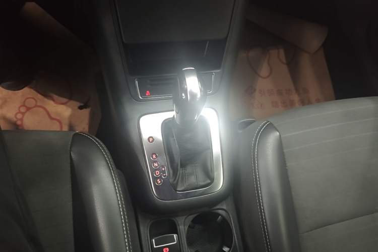 Used Volkswagen Tiguan 2016 300TSI Automatic Two-Wheel Drive Trend Edition Gear Lever