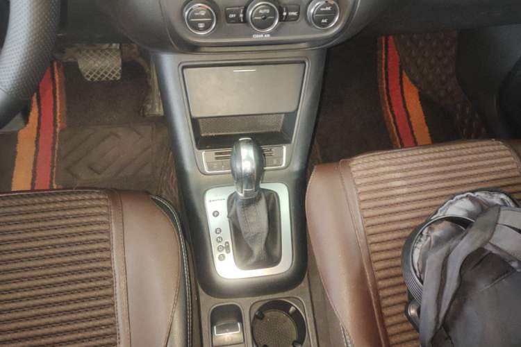 Used Volkswagen Tiguan 2016 300TSI Automatic All-Wheel Drive Fashion Vision Edition Gear Lever