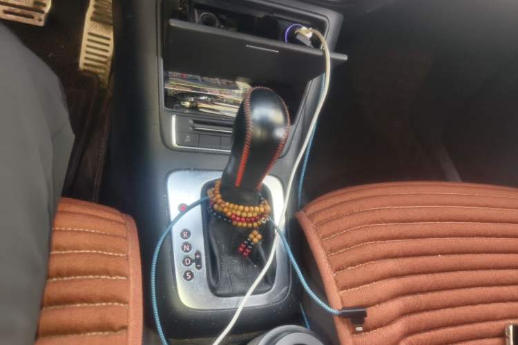 Used Volkswagen Tiguan 2016 300TSI Automatic Two-Wheel Drive Trend Edition Gear Lever