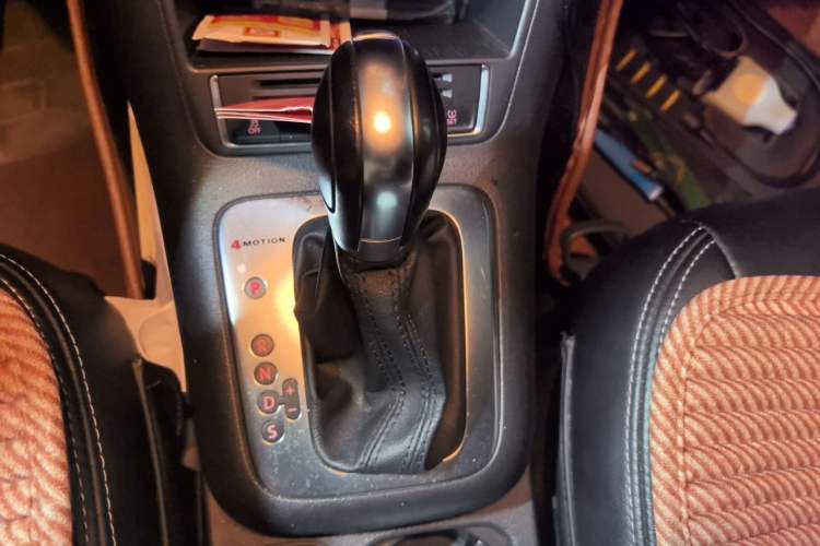 Used Volkswagen Tiguan 2016 300TSI Automatic All-Wheel Drive Fashion Vision Edition Gear Lever