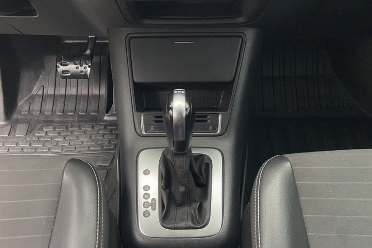 Used Volkswagen Tiguan 2016 280TSI Automatic Two-Wheel-Drive Silk Road Style Edition Gear Lever