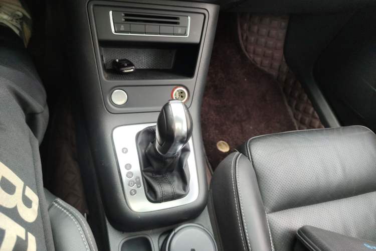 Used Volkswagen Tiguan 2016 300TSI Automatic Two-Wheel Drive Luxury Edition Gear Lever