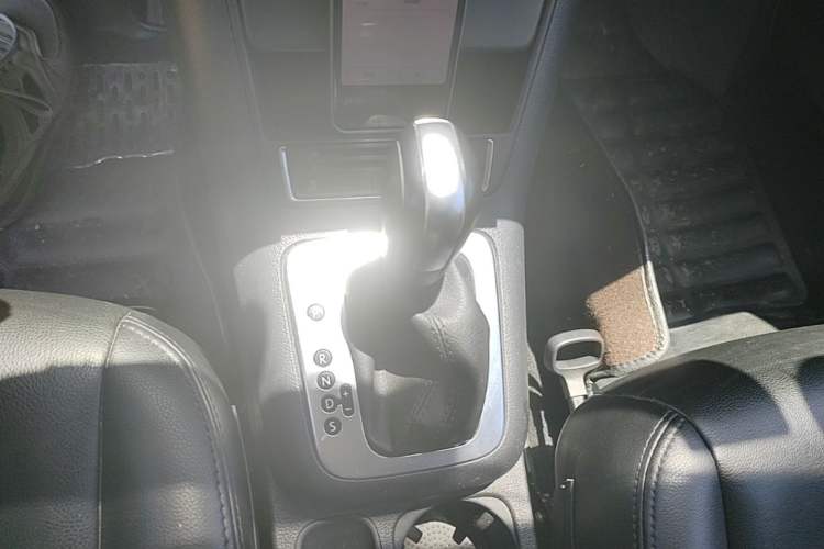 Used Volkswagen Tiguan 2016 300TSI Automatic Two-Wheel Drive Trend Edition Gear Lever